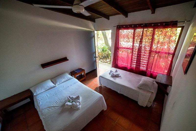 Hotel Hibiscus Cabina 4 Playa Junquillal Exteriör bild