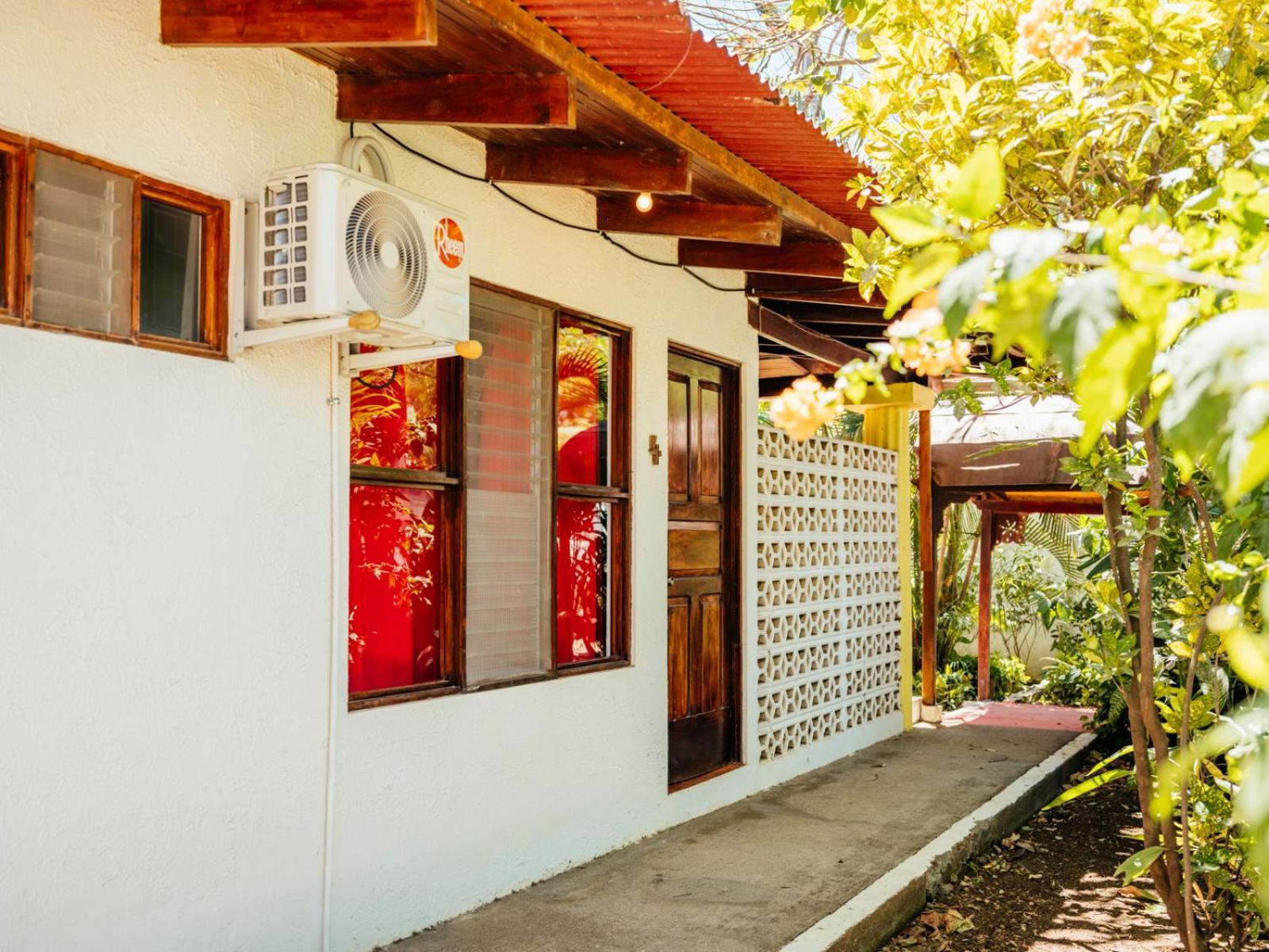 Hotel Hibiscus Cabina 4 Playa Junquillal Exteriör bild